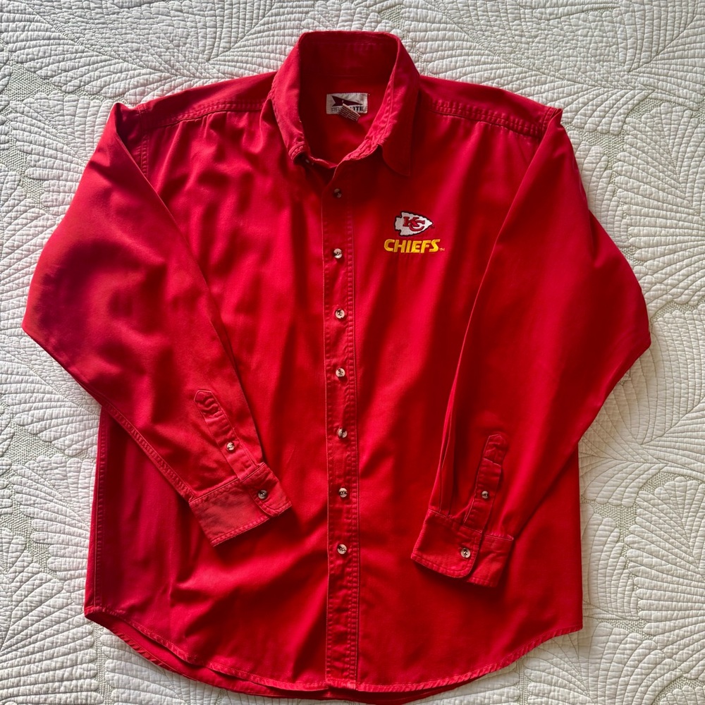 Vintage Chiefs Red Men's Casual Button Down Shirt Size L